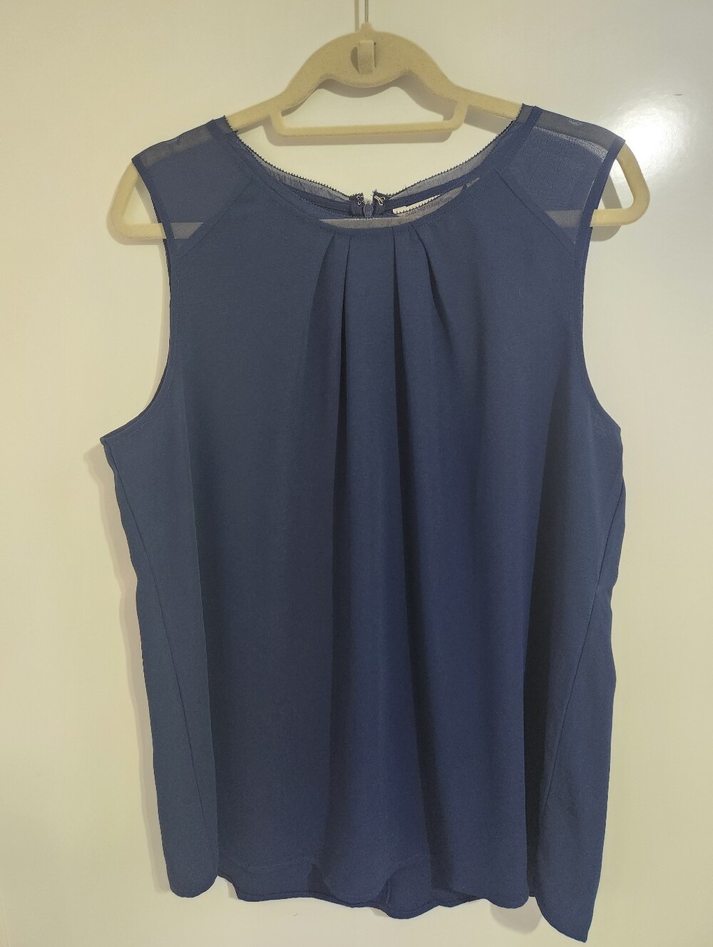 Soft Surroundings Navy Pleated Mesh-Shoulder Shell, Size Large